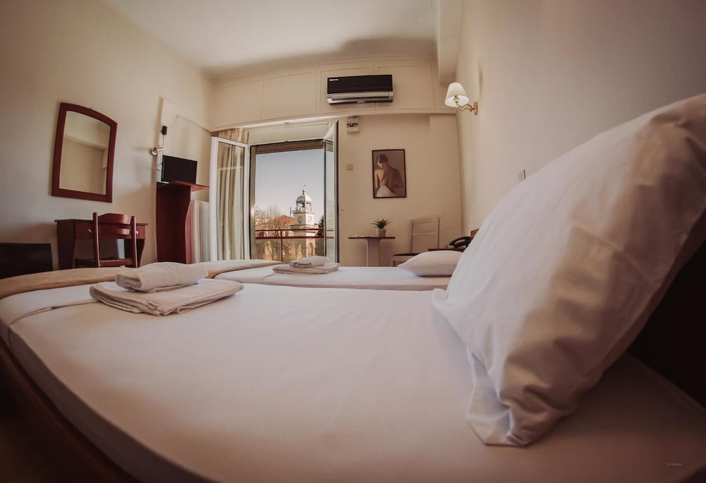 Hotel King Pyrros 7/38