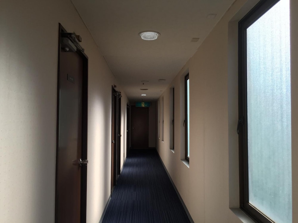 Fancy Business Hotel 27/43