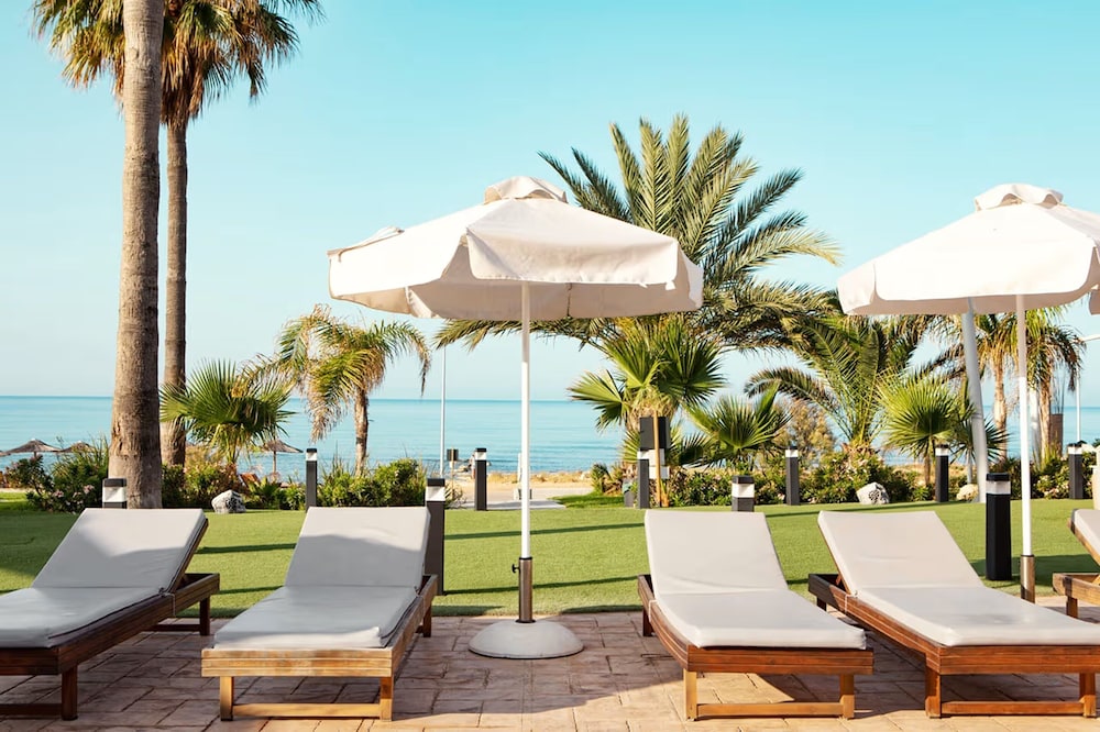 Piere Anne Beach Hotel 32/47