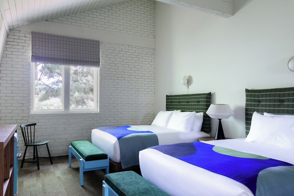 Social, 2 Queen Beds, Private Pool