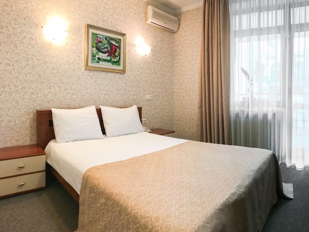 Komilfo Hotel 5/50