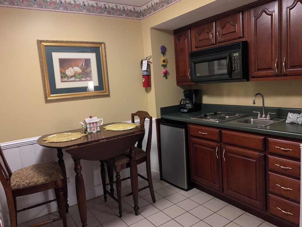Oak Square Condominiums 36/50