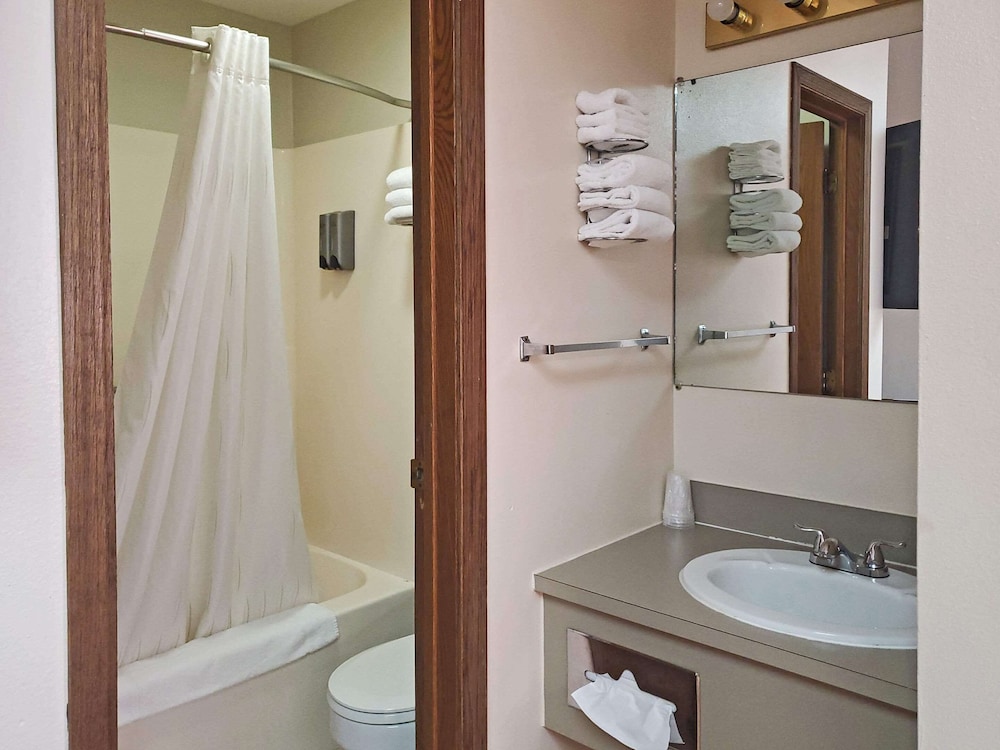 Rodeway Inn Buffalo, WY 33/38