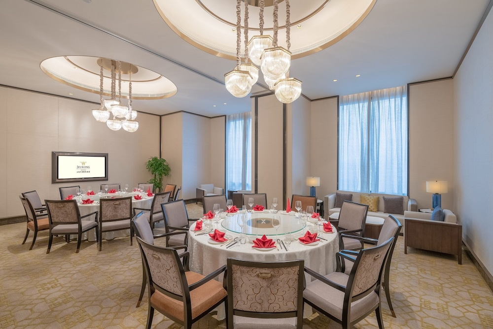 Jeurong Hotel Shanghai 48/50