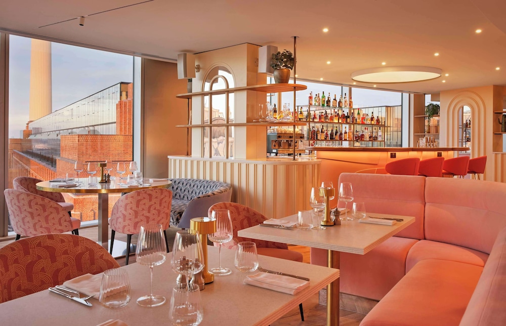 Art otel London Battersea power station powered by Radisson Hotels 30/48