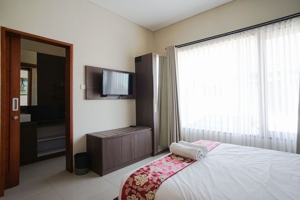 4 BEDROOMS, VILLA