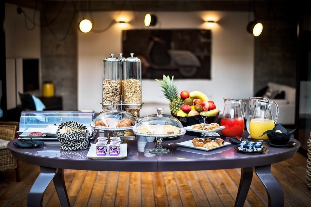 Teku Boutique Hotel 35/50