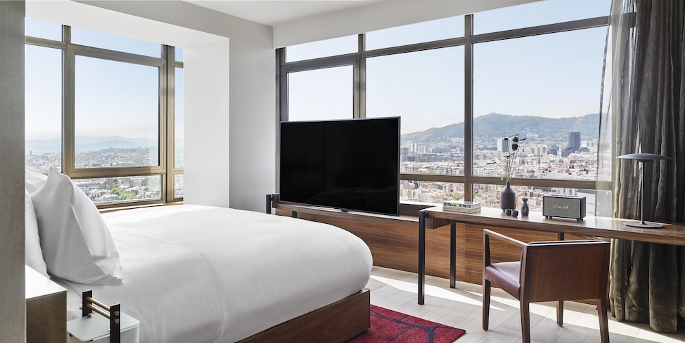 2 Bedrooms, Sake, Suite, King and Twin Beds