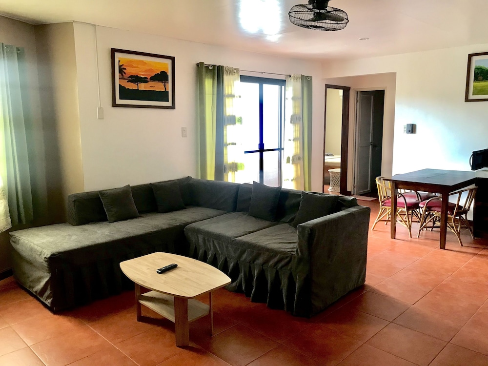 Badladz Staycation Condos Puerto Galera 27/50