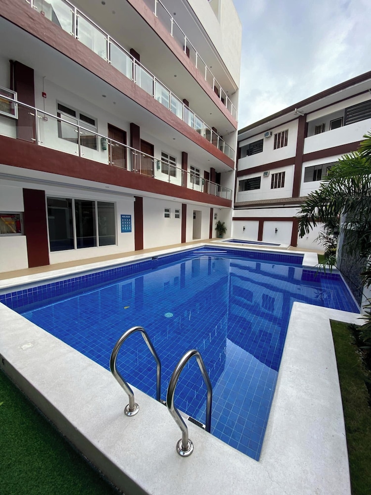 Sebastien Hotel 52/54