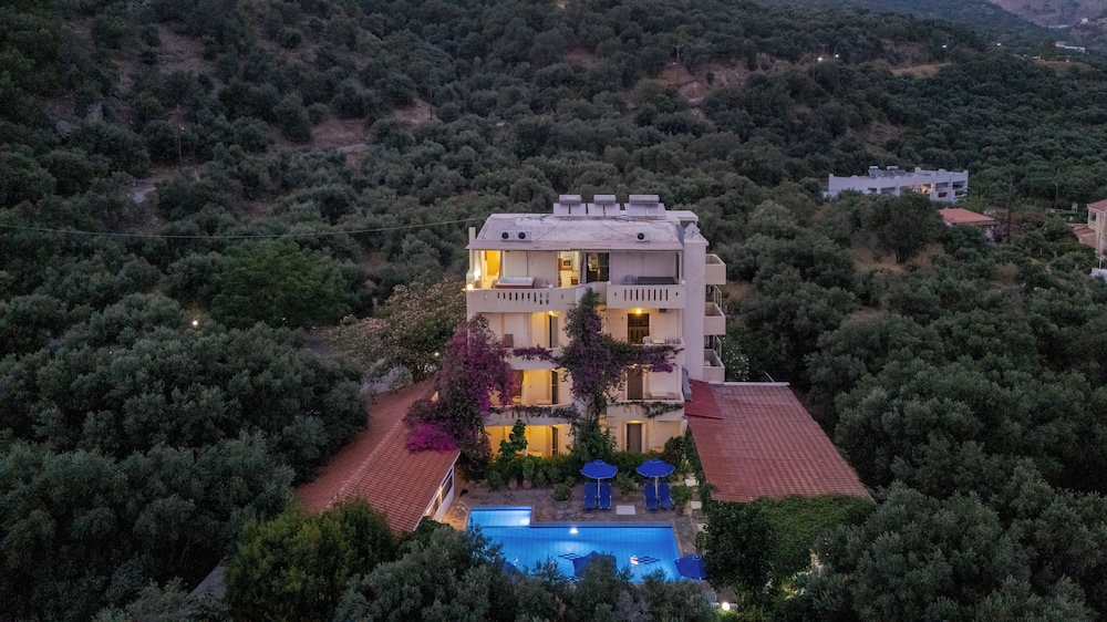 Sunrise Hotel and Apartments Rodakino in Agios Vasileios