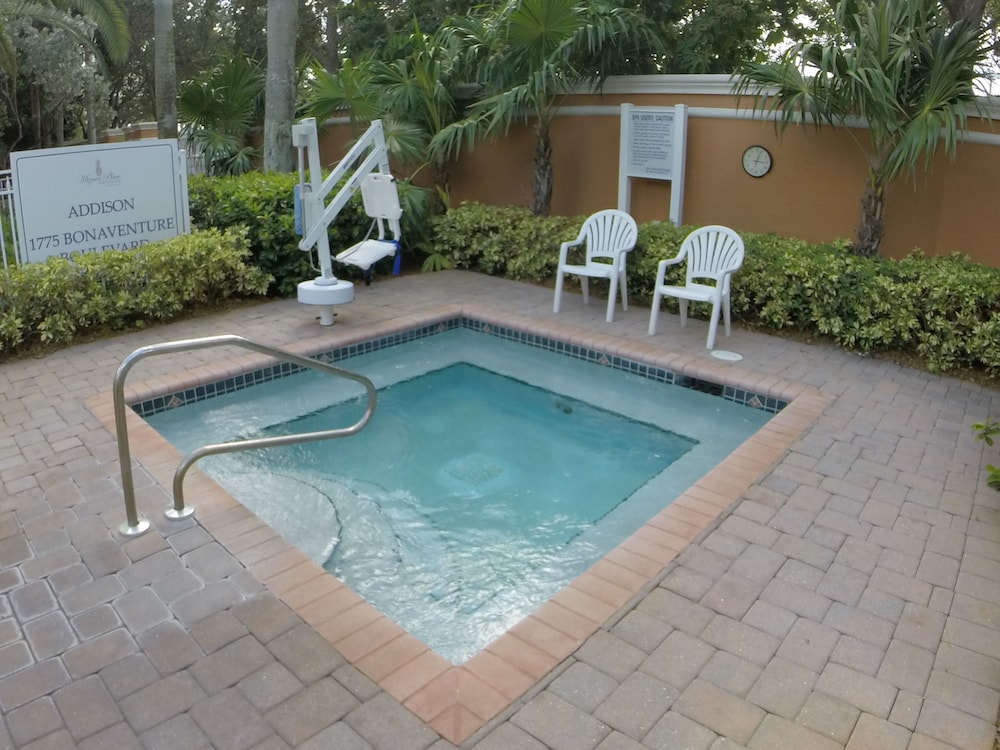 Mizner Place At Weston Town Center 7/69