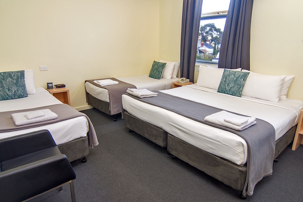 Miami Hotel Melbourne 15/50
