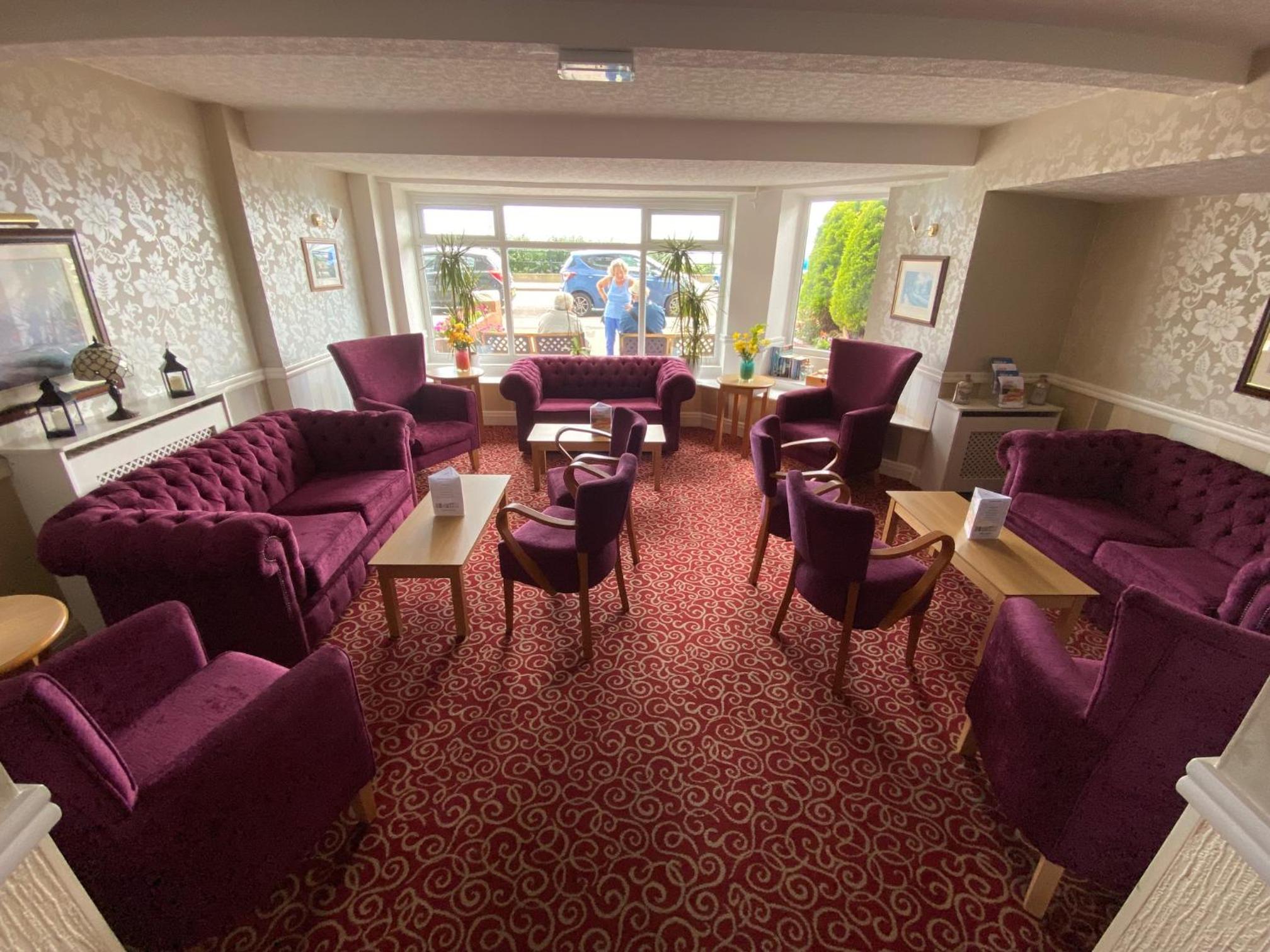 Monarch Hotel 24/27