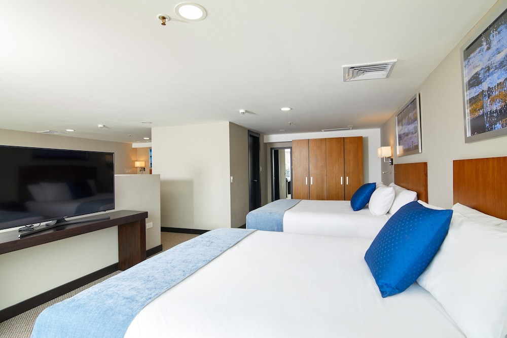 Wyndham Manta Sail Plaza Hotel and Convention Center 16/57