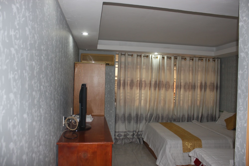 Koniko Hotel 30/33