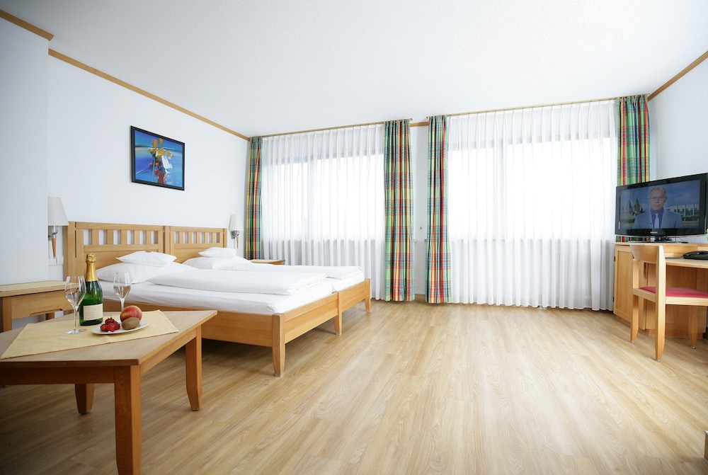 Badhotel Restaurant Stauferland 41/75