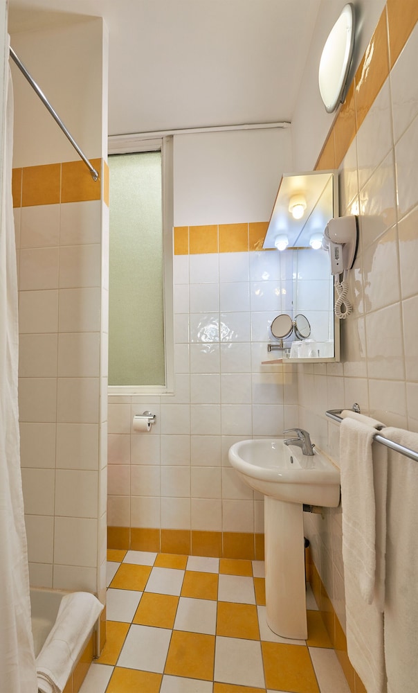 Du Theatre Hotel 38/40