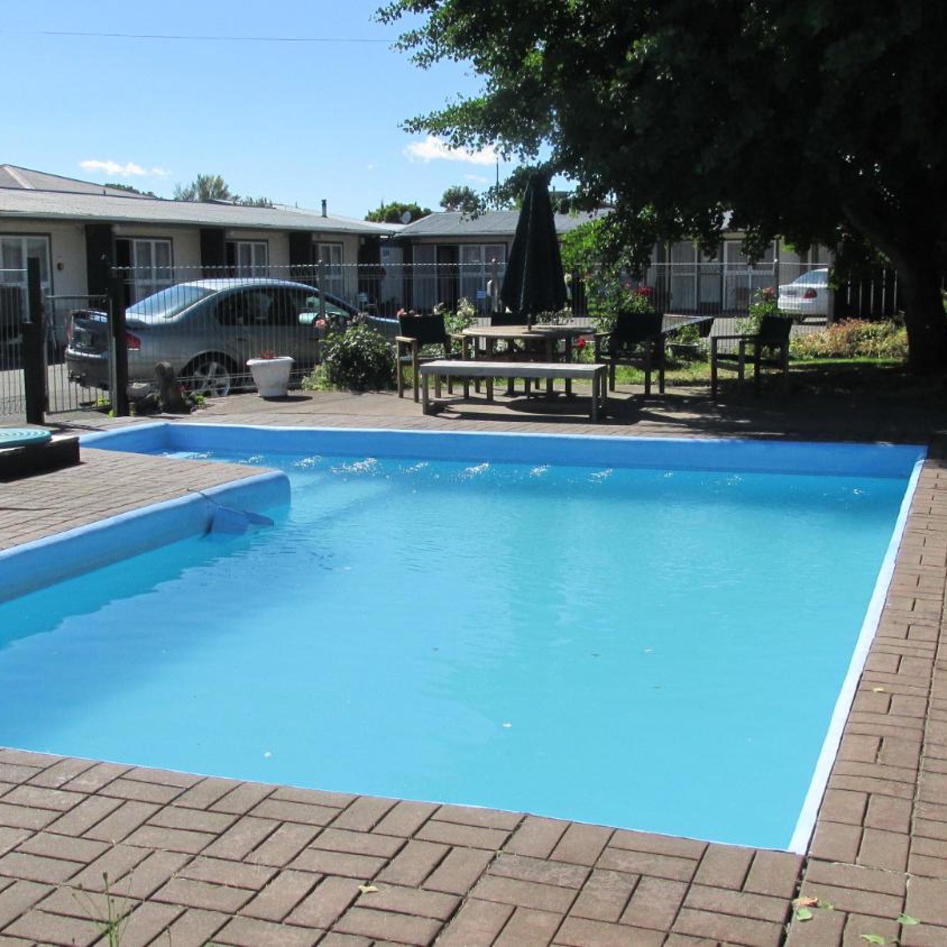 Camberley Court Motel 14/26
