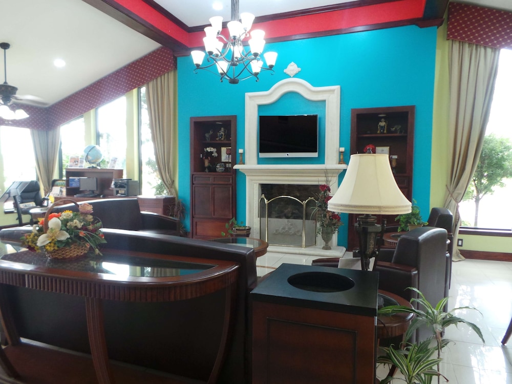 Americas Best Value Inn & Suites Alvin Houston 8/35