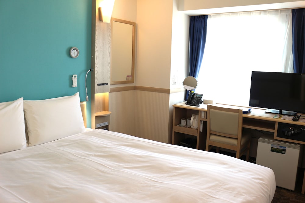 ECONOMY, DOUBLE BED, SMOKING