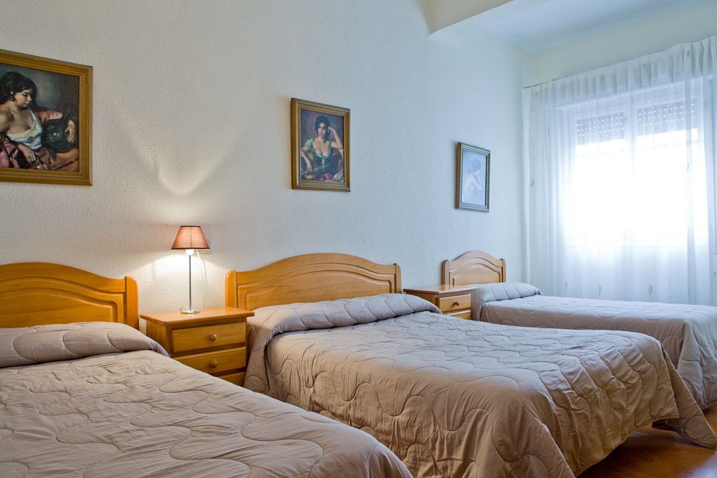 ROOM, QUINTUPLE