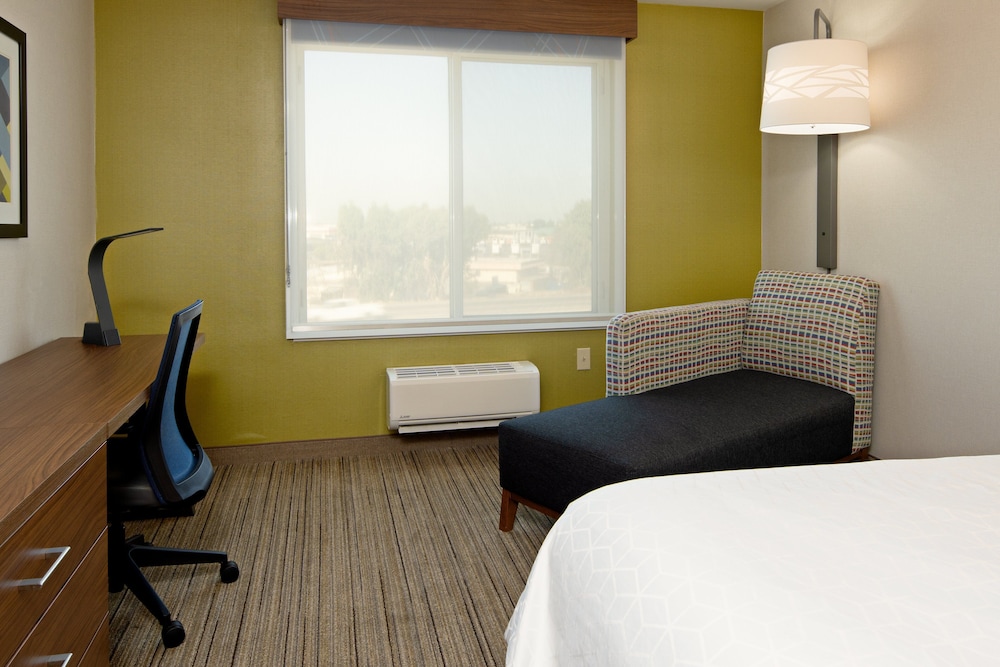 Holiday Inn Express Hotel And Suites Fresno South 46/55