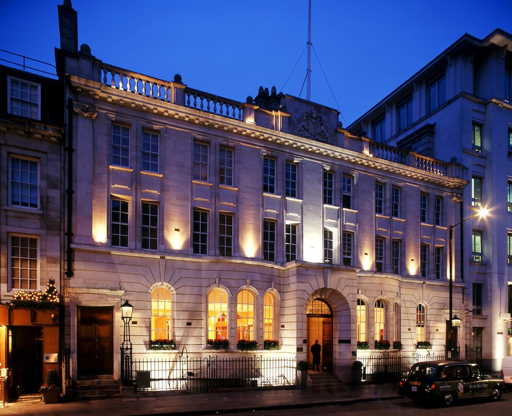 Courthouse Hotel London in LONDON