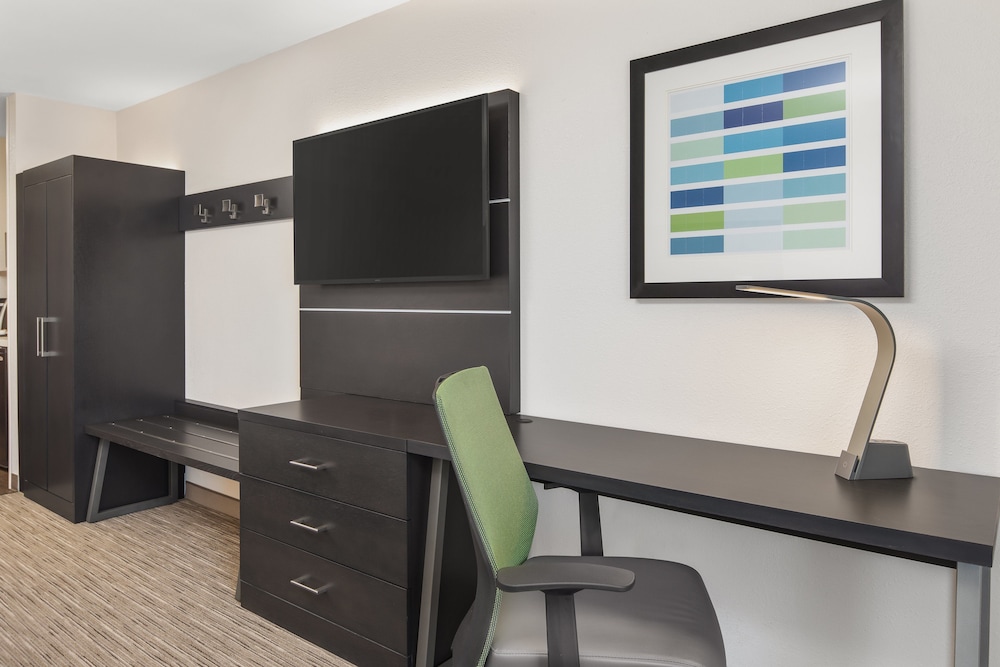 Holiday Inn Express Hotel Suites Greenville Spartanburg Duncan 41/66