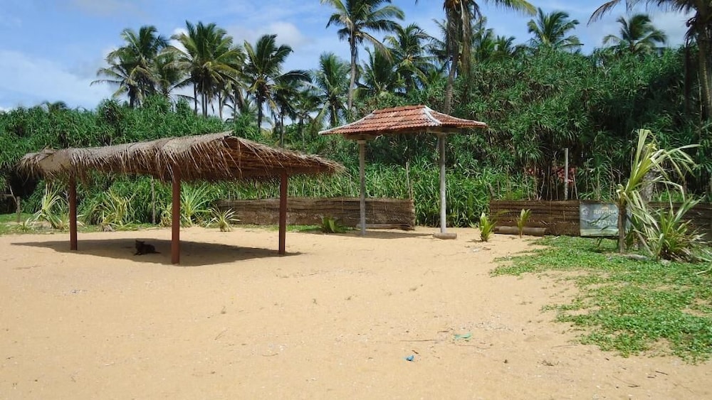 Ravana Beach Cabanas 34/36