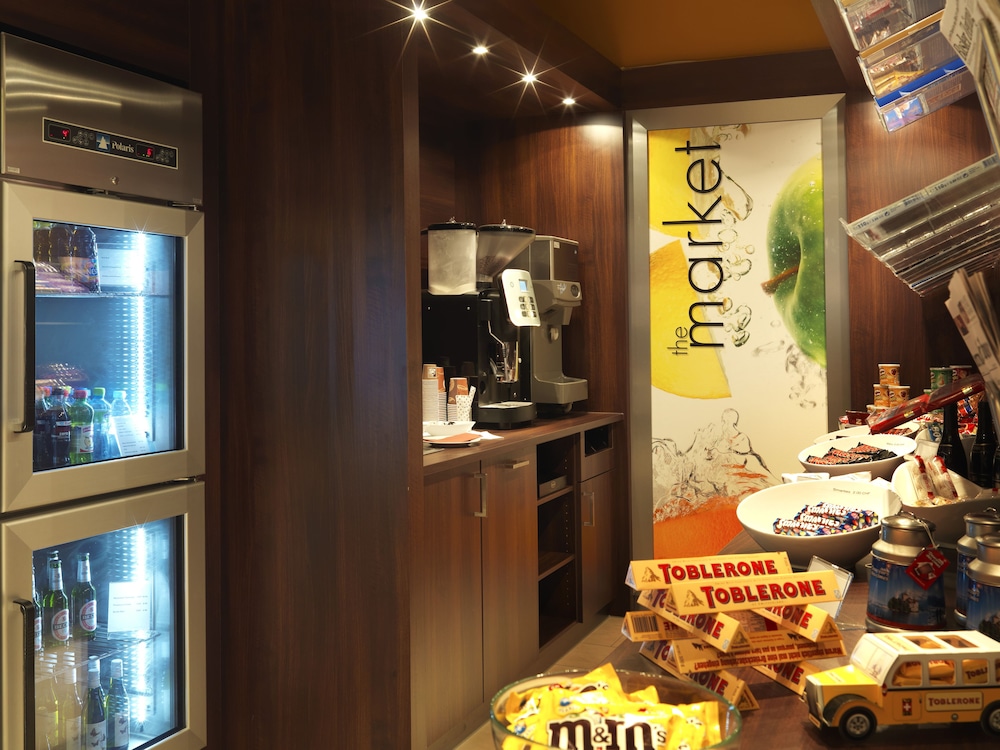 Courtyard by Marriott Basel 2/32