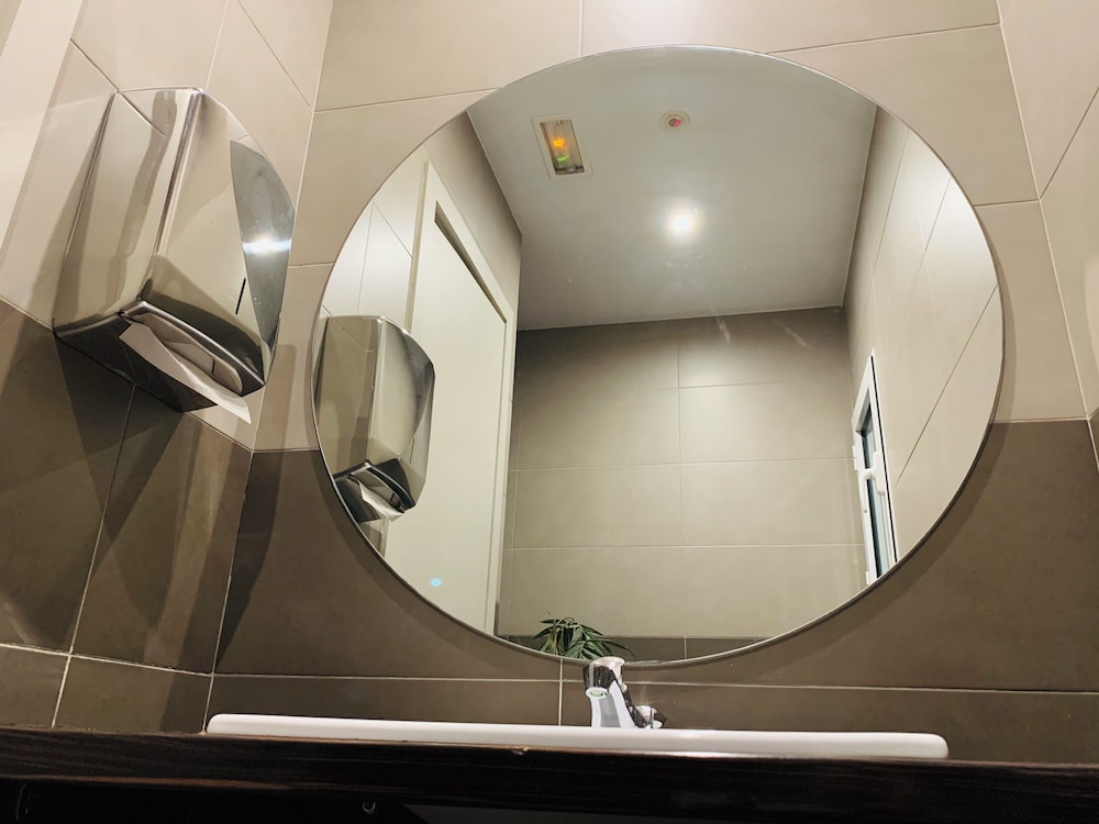 Hip Karma Hostel Shared Rooms 44/50