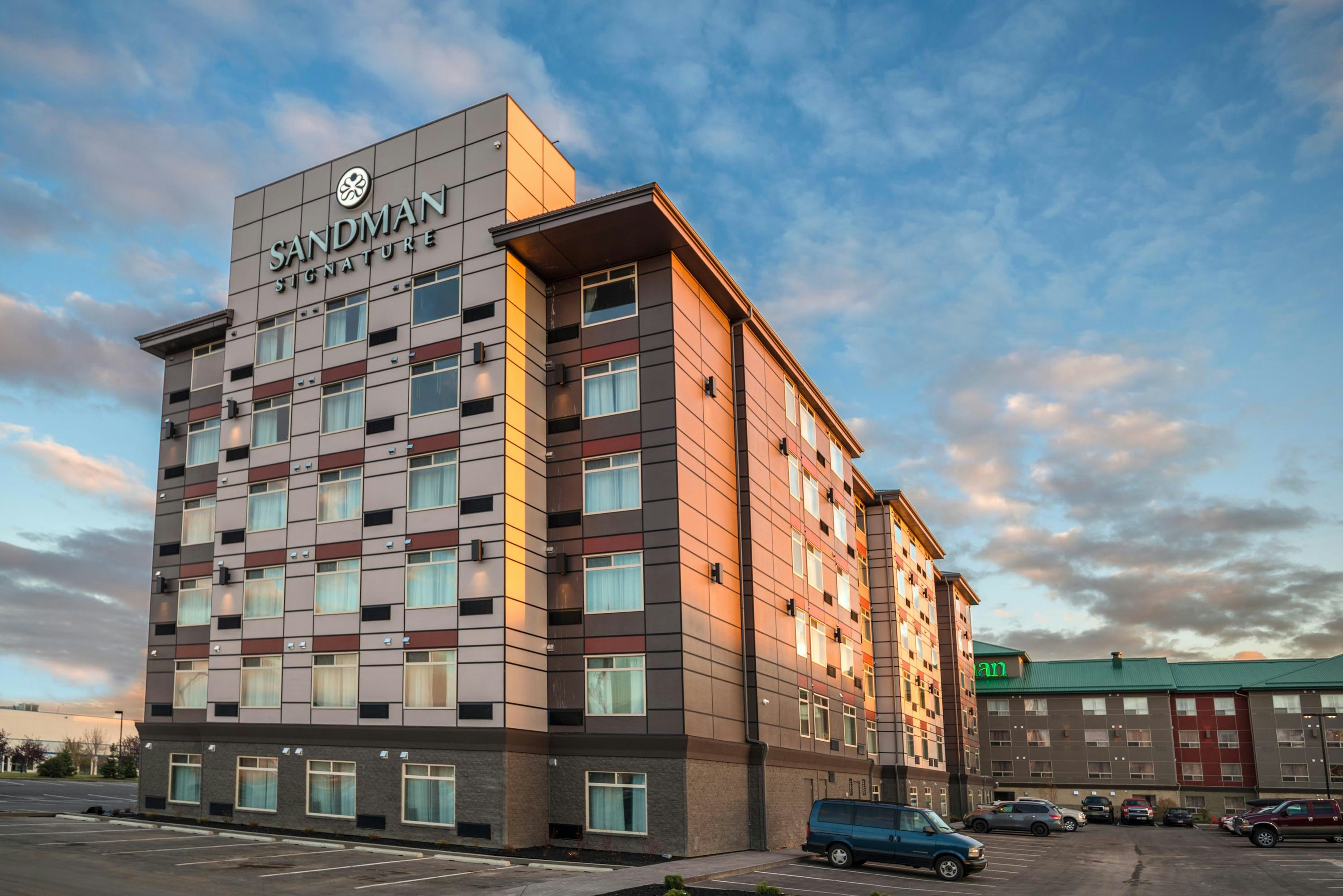 Sandman Signature Calgary Airport Hotel 5/47