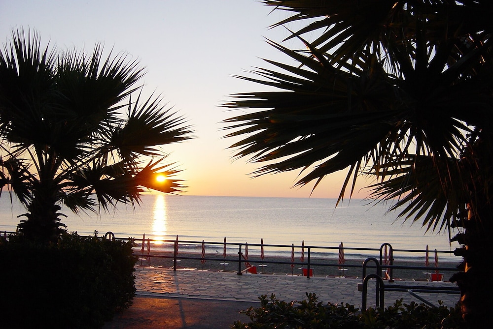Hotel Beau Rivage 41/50