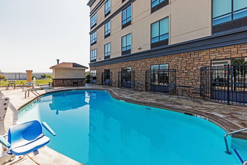Holiday Inn Hotel & Suites Stillwater - University West 56/60