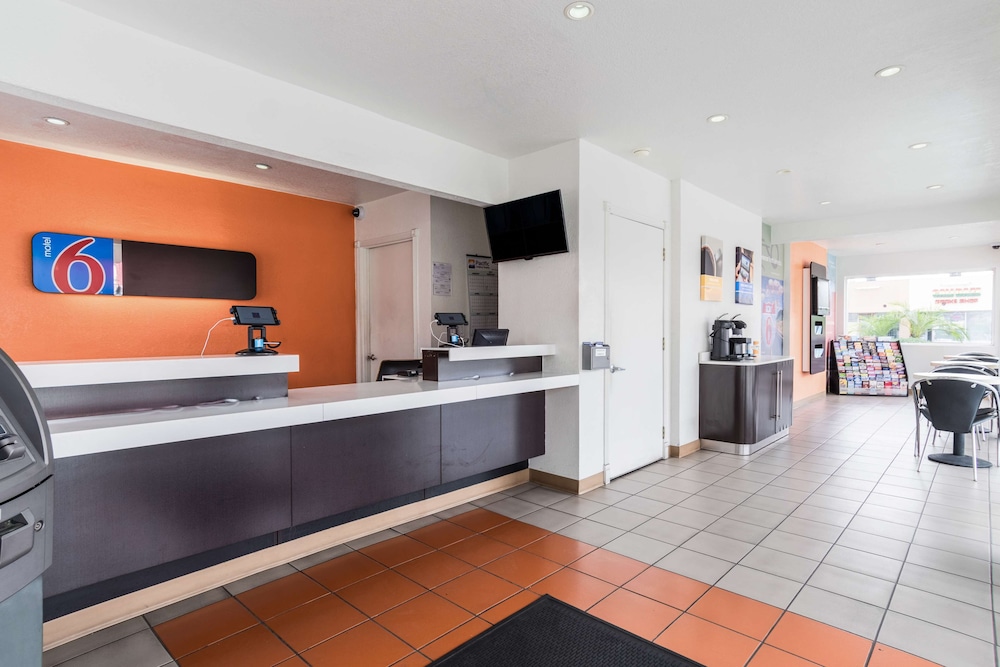 Lobby at Motel6 Long Beach, CA - International City, LONG BEACH - CA