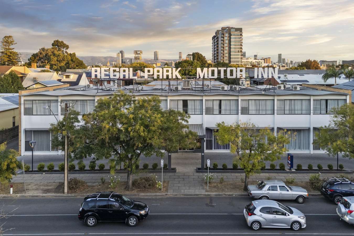 Comfort Inn Regal Park 23/25