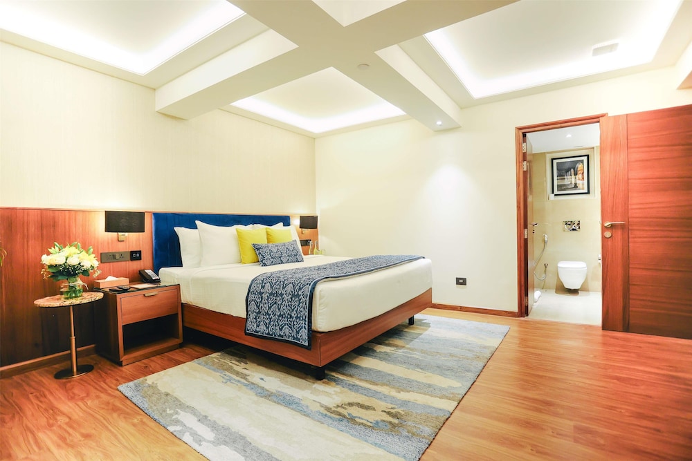 GOLDEN TULIP JAIPUR 10/50