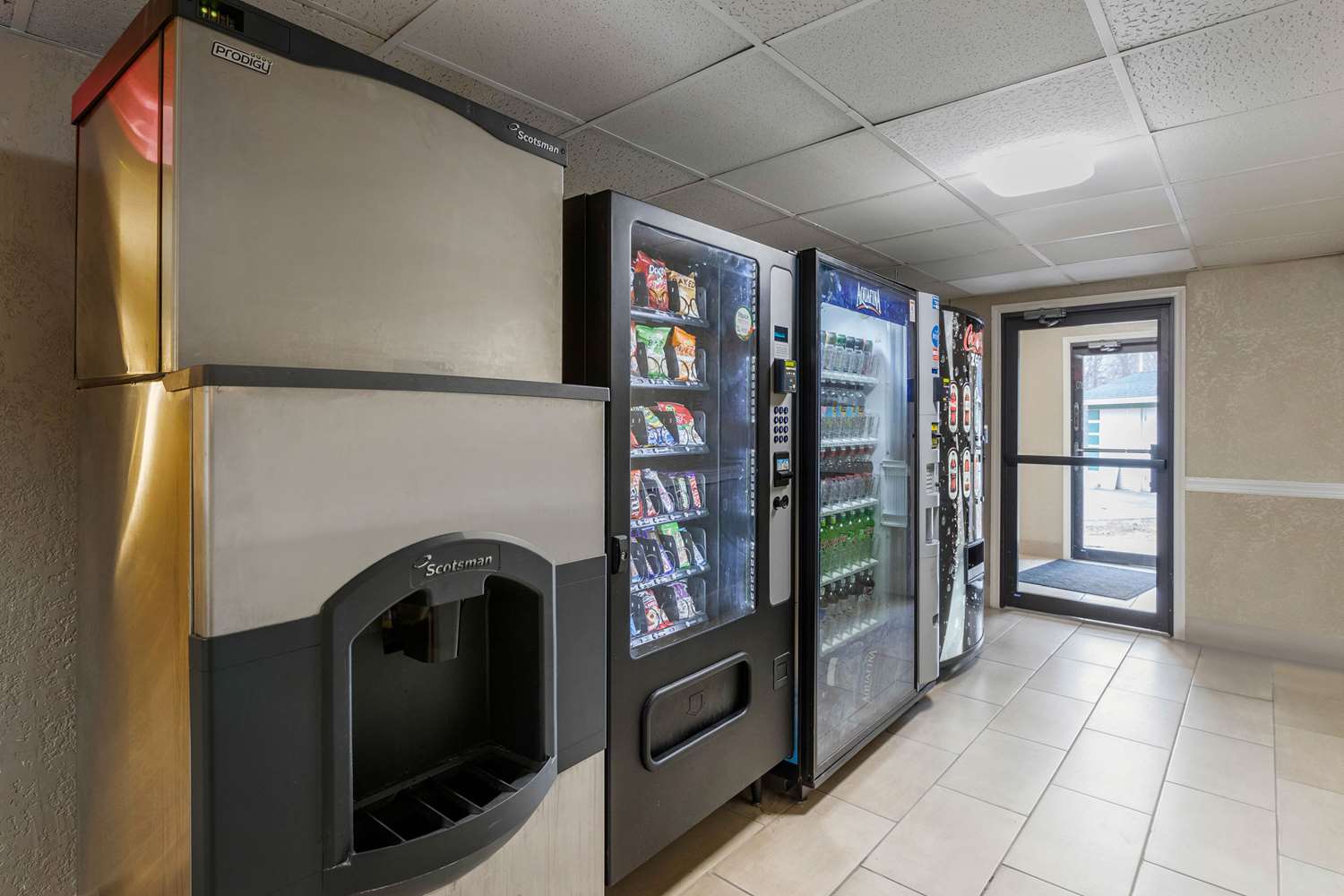 Quality Inn & Suites Des Moines - Merle Hay Road 6/39
