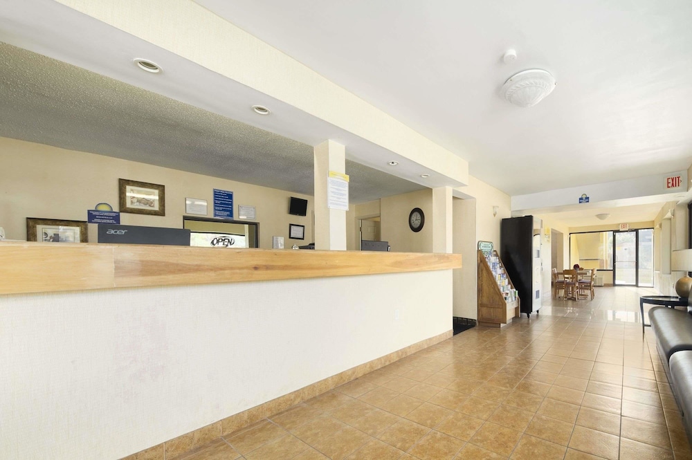 Days Inn By Wyndham Brunswick/St. Simons Area 4/19