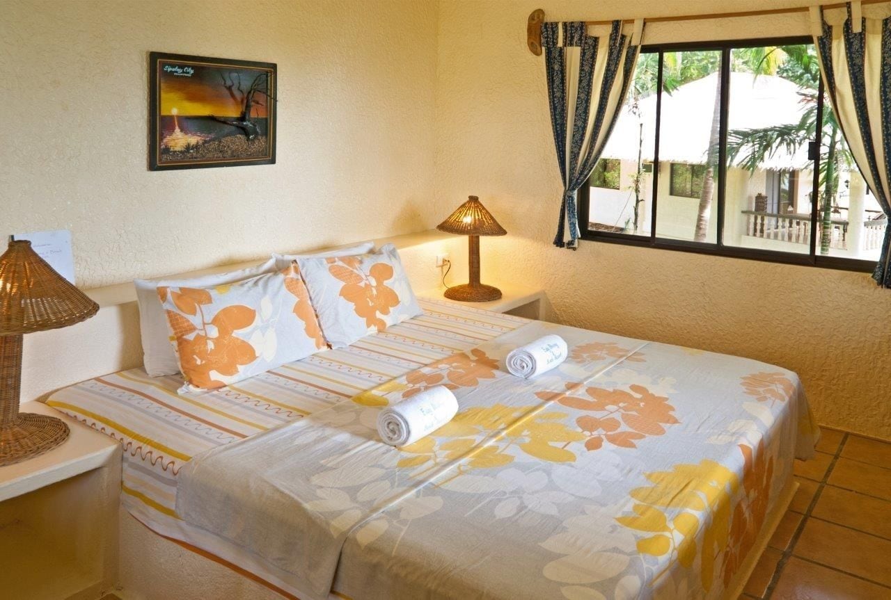 Super, Deluxe, Bungalow, Queen Bed