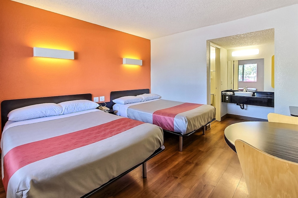 Motel6 Campbell, CA - San Jose 10/28