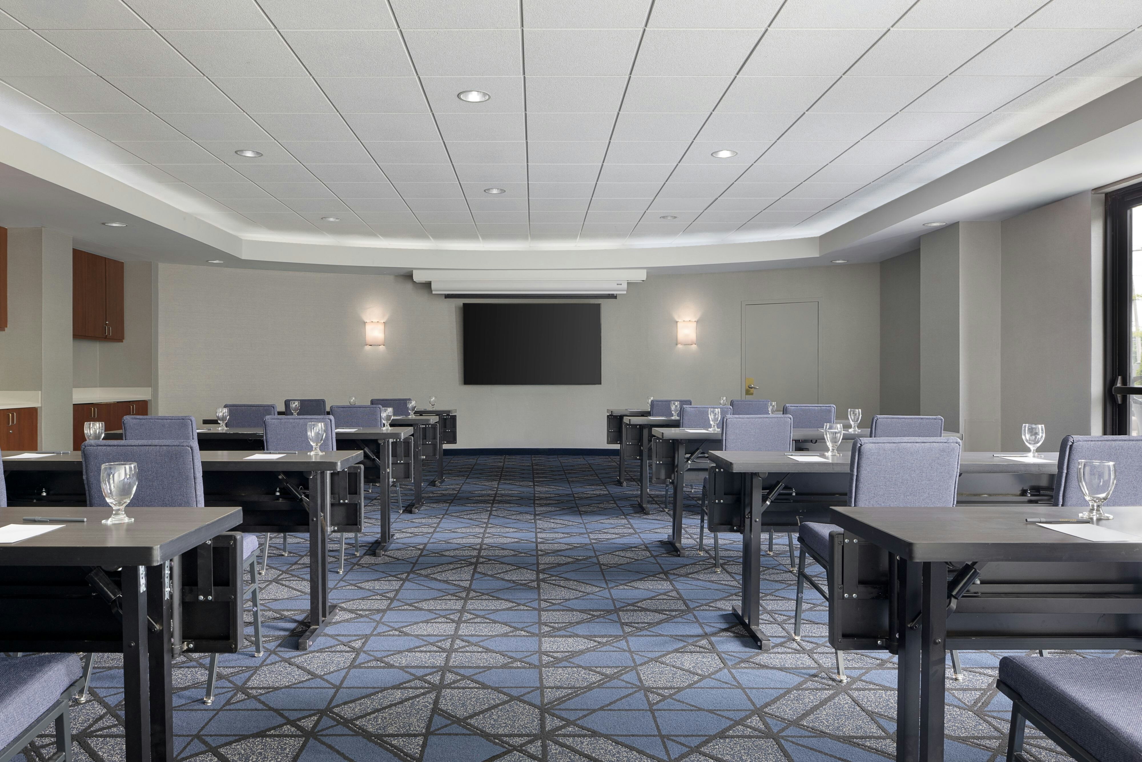 Courtyard By Marriott Republic Aprt Long Island Farmingdale 60/71