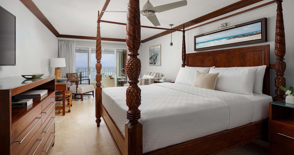 1 Bedroom, Suite, King Bed, Beach Front, Ocean View, Club Floor