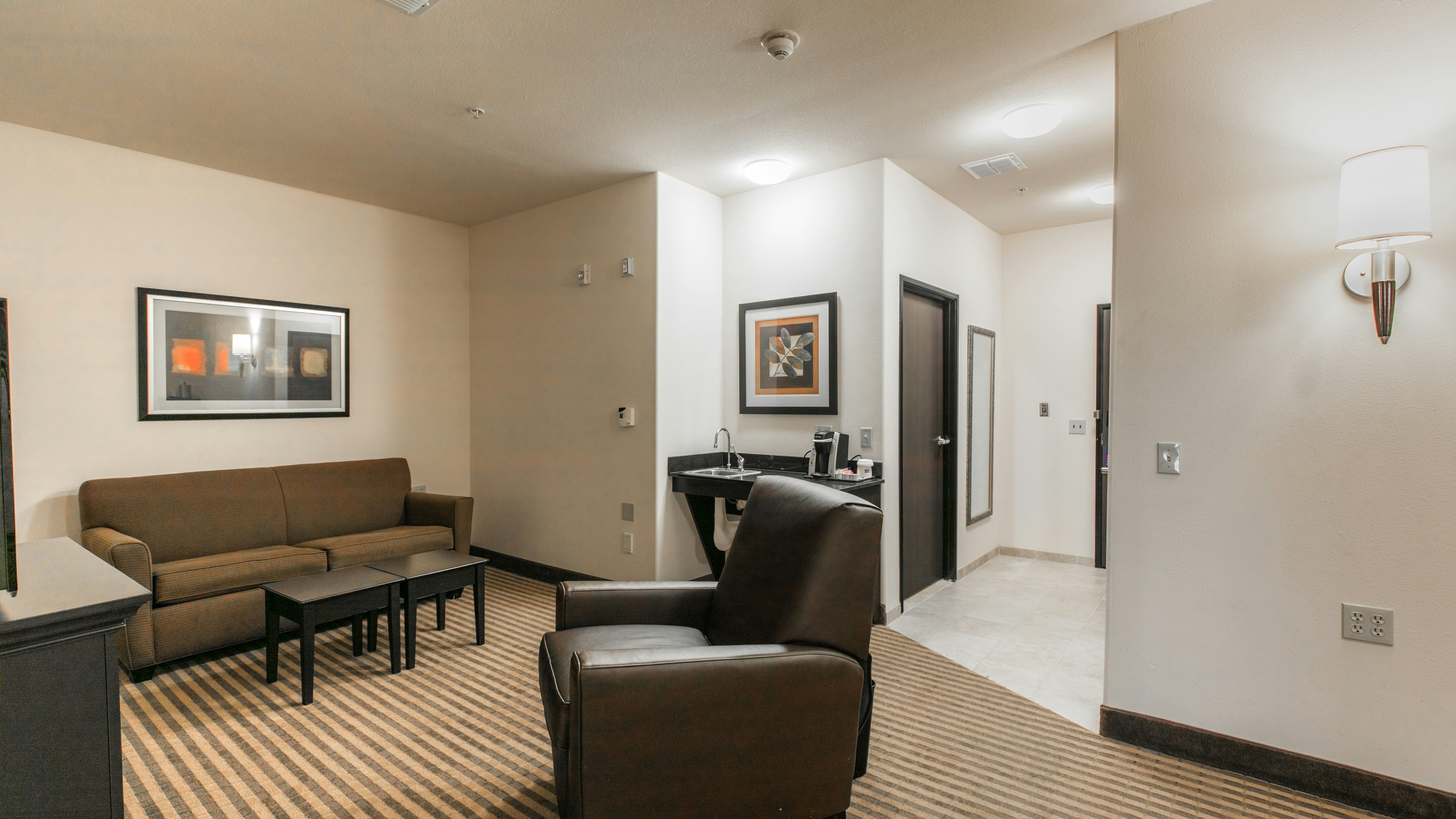 Holiday Inn Express Hotel Suites Oklahoma City Nw Quail Springs 49/76