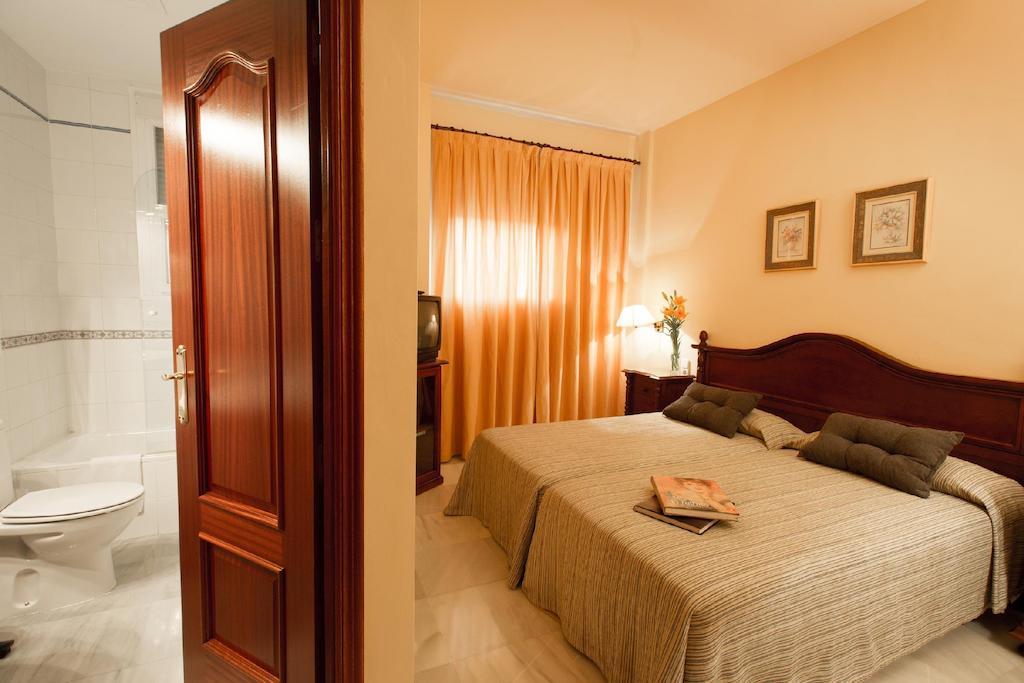 HOTEL LEFLET GRAN AVENIDA 2/16