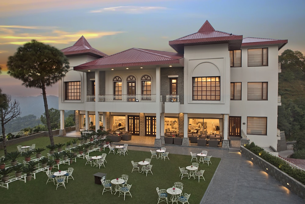 Fortune Select Forest Hill Kasauli 1/30