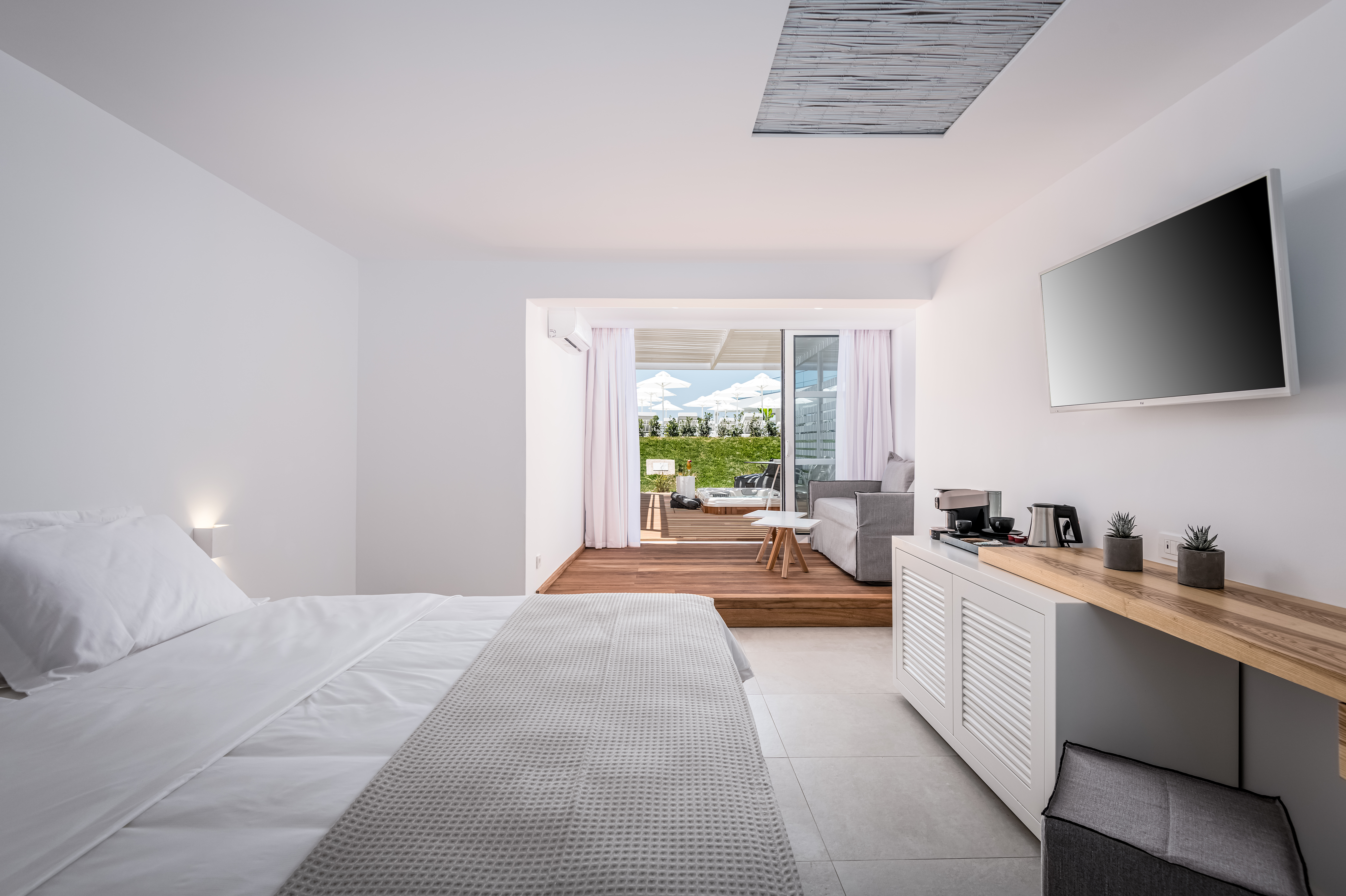 Junior Suite, Garden View, Outdoor Jetted Tub