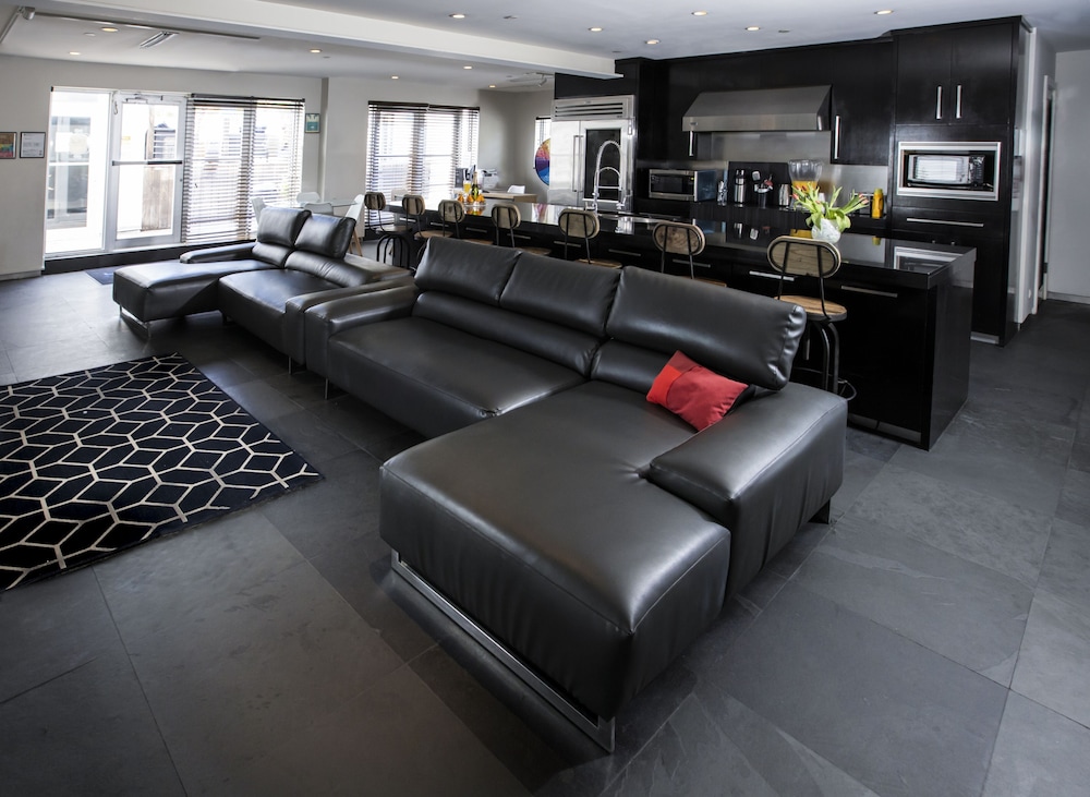 Posh South Beach Hostel 20/38