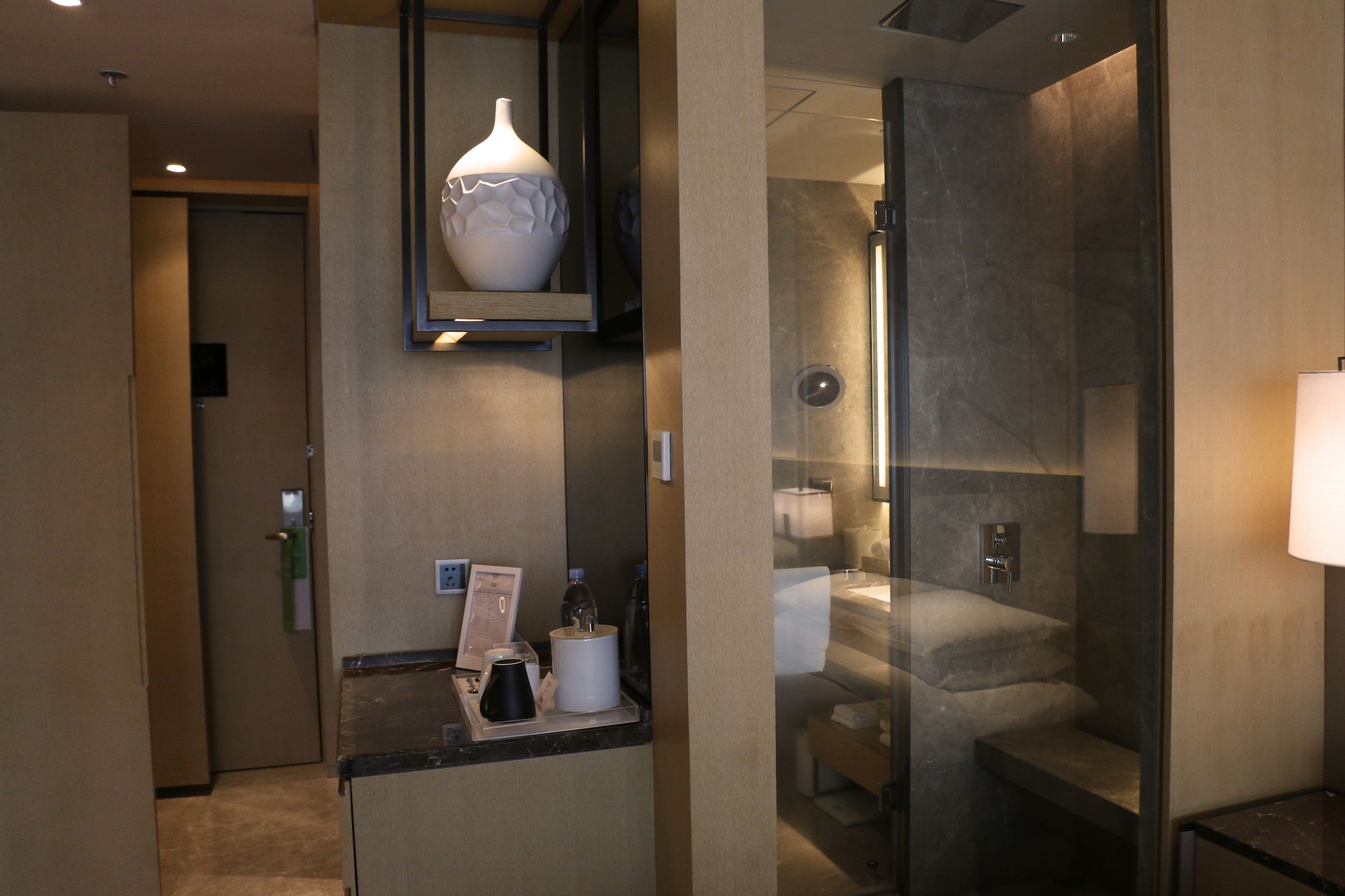 غرفة بريميير بسريرين منفصلين، Courtyard By Marriott Shanghai Hongqiao 4/4